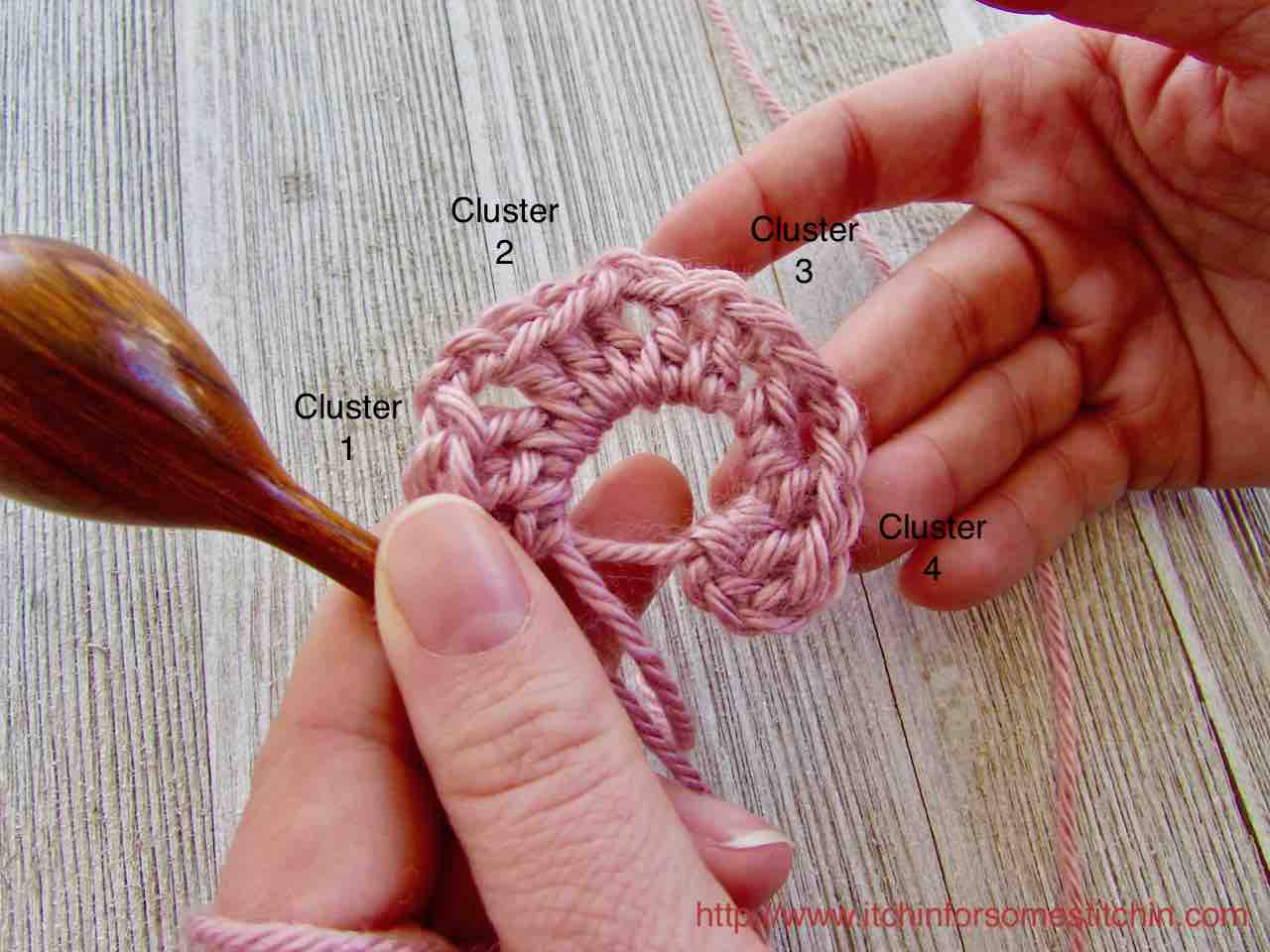 How to Crochet a Granny Square_Making the four corners by www.itchinforsomestitchin.com