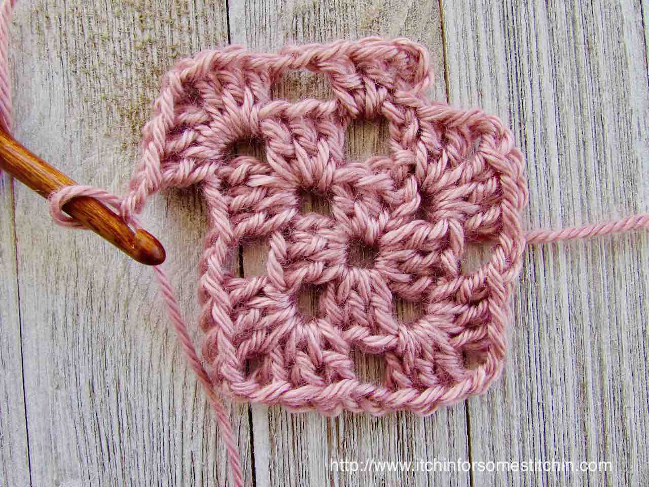 How to Crochet a Basic Granny Square by http://www.itchinforsomestitchin.com