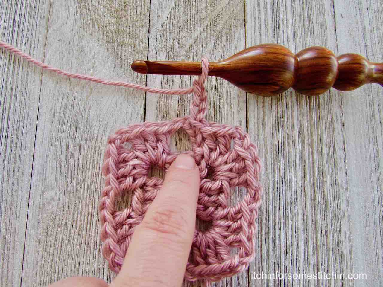 How to Crochet a Basic Granny Square by http://www.itchinforsomestitchin.com