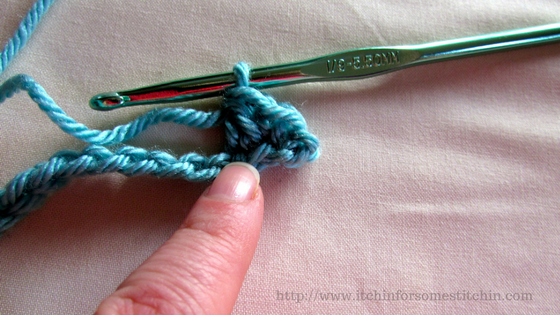 Seed stitch tutorial--Step 3--double crochet. http://www.itchinforsomestitchin.com