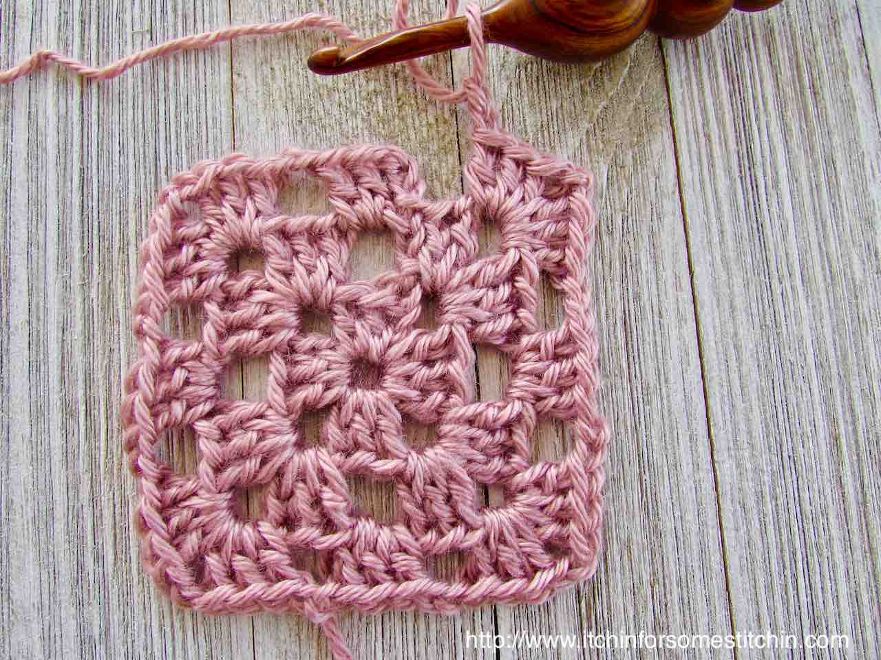 How to Crochet a Basic Granny Square by http://www.itchinforsomestitchin.com