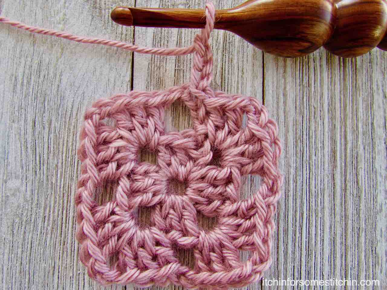 How to Crochet a Basic Granny Square by http://www.itchinforsomestitchin.com