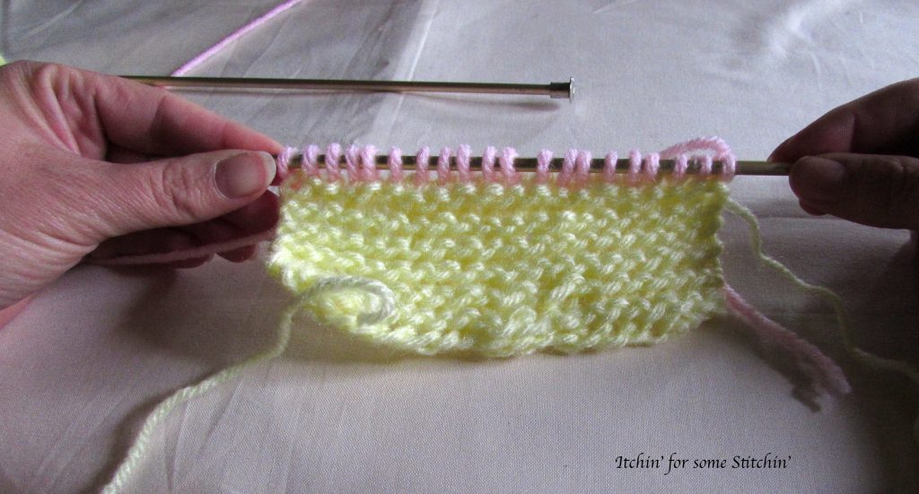 How to Join a Skein of Yarn in knitting_first color change complete. http://www.itchinforsomestitchin.com