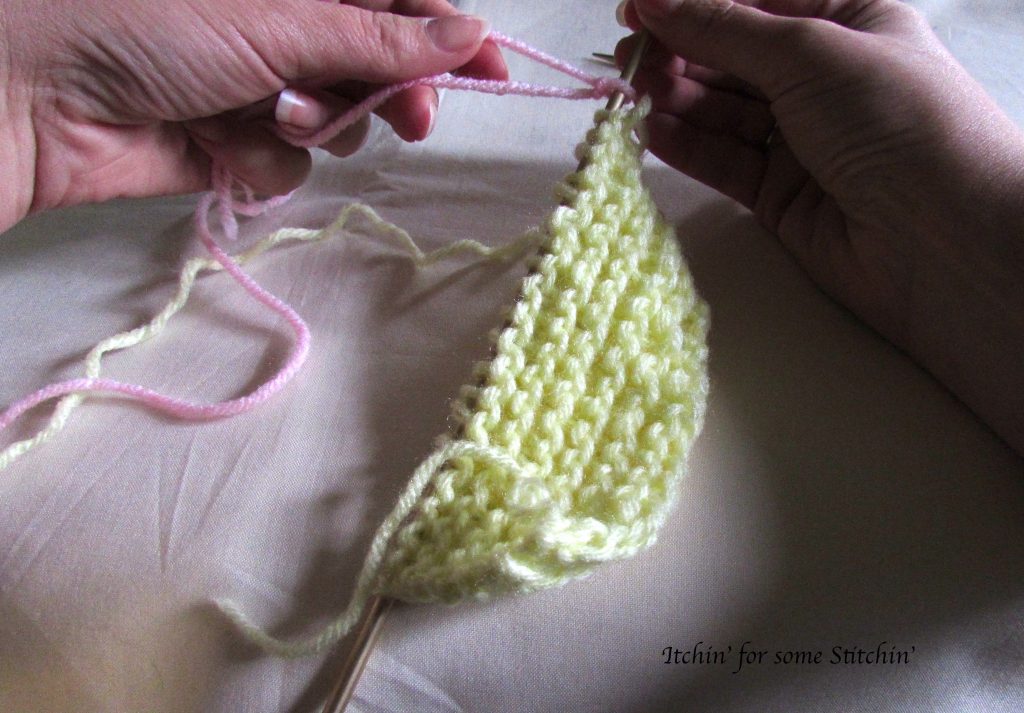Join yarn in knitting_Method 2_step 3. http://www.itchinforsomestitchin.com