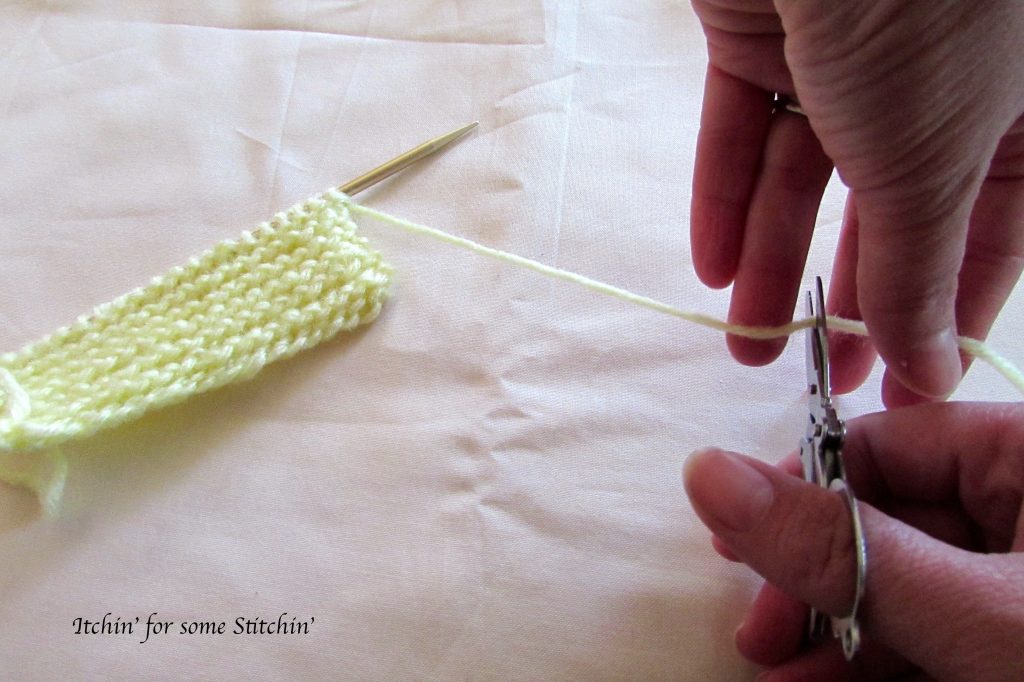 Joining yarn in knitting_method 3_step 1. http://www.itchinforsomestitchin.com