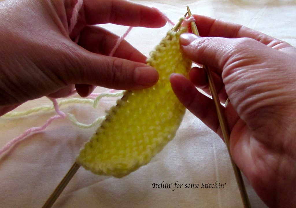 joining yarn in knitting_Method 1_step 5. http://www.itchinforsomestitchin.com