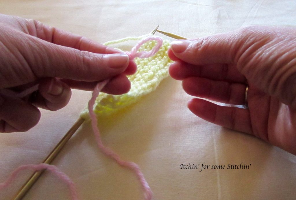 joining yarn in knitting_Method 3_step2. http://www.itchinforsomestitchin.com