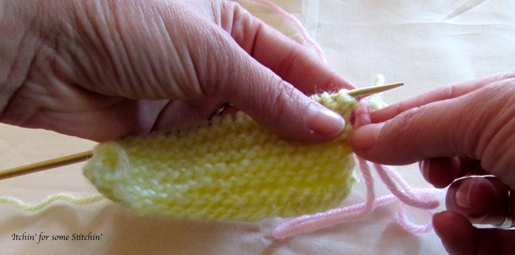 joining yarn in knitting_method 3_step 4. http://www.itchinforsomestitchin.com