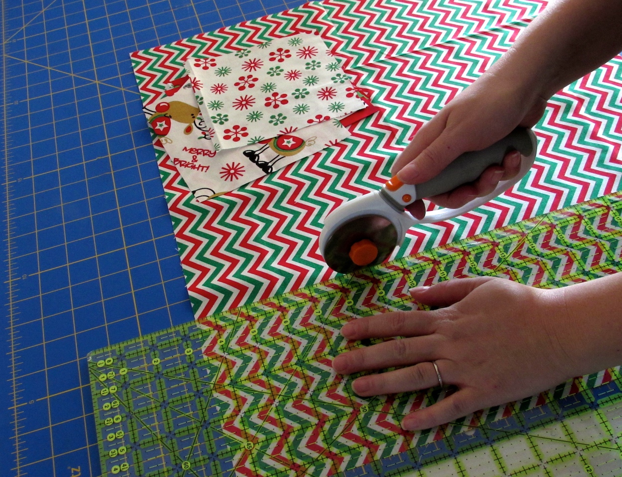 Cutting the fabric for scented sachets by www.itchinforsomestitchin.com