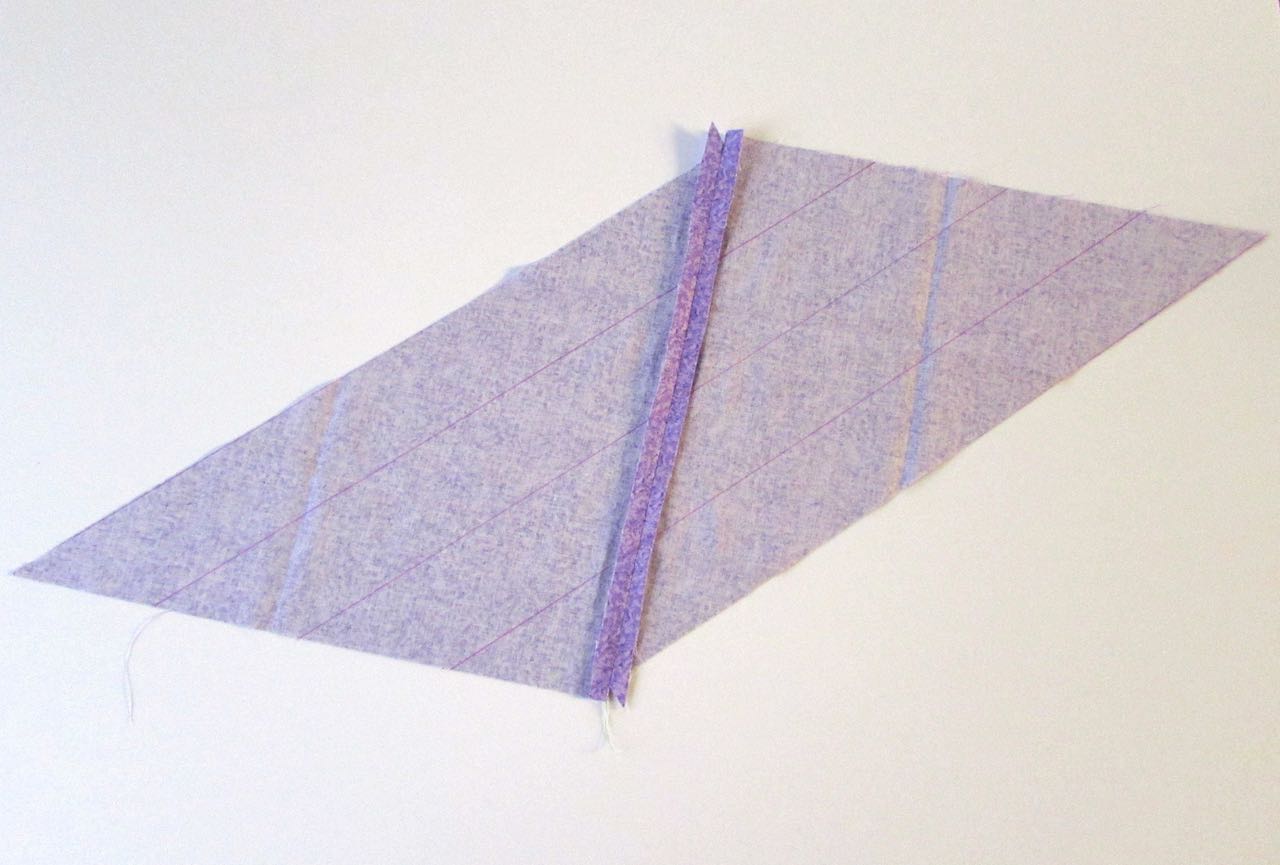 2 inch lines on parallelogram complete for bias tape tutorial by www.itchinforsomestitchin.com