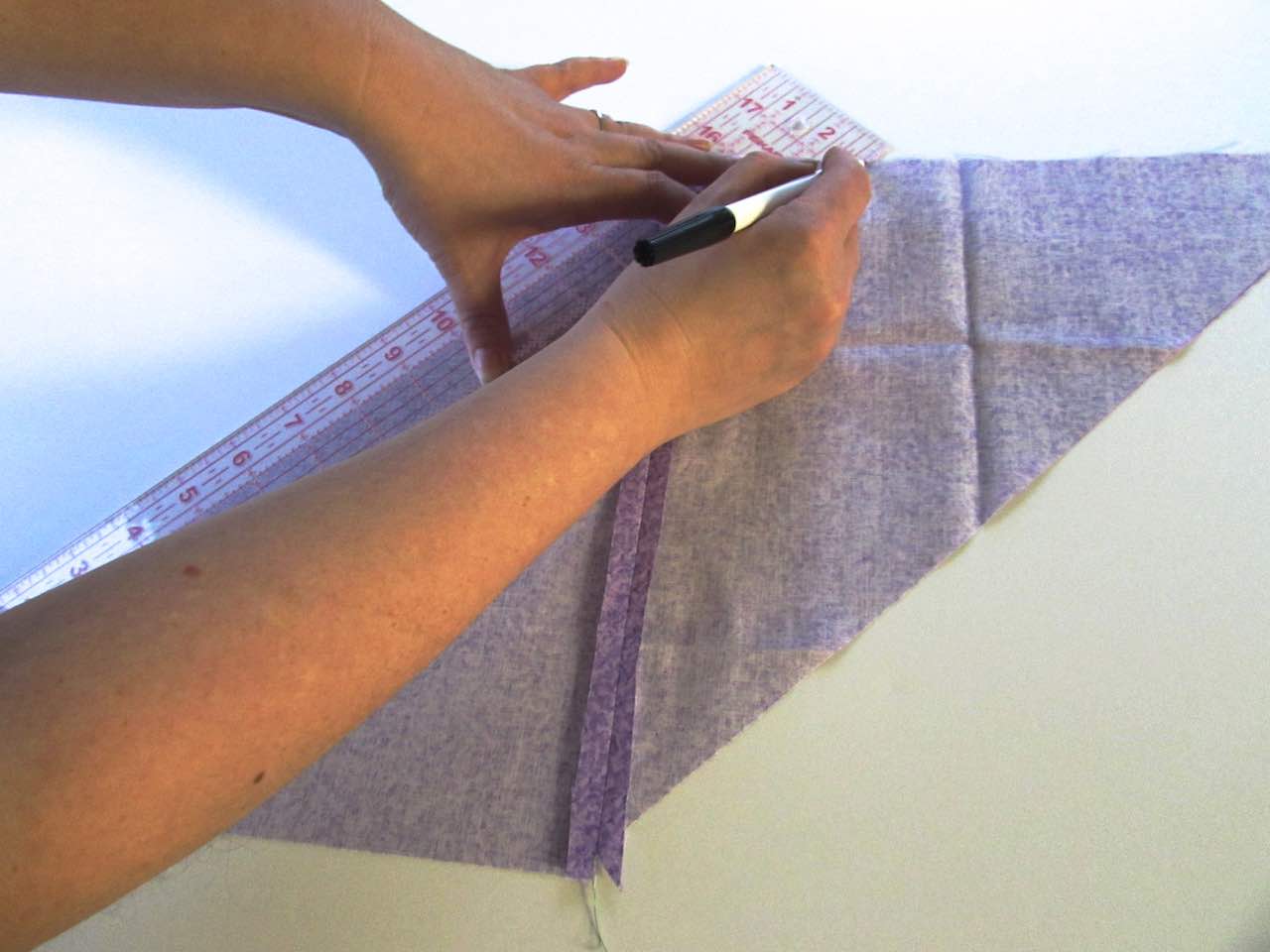Drawing the 2 inch lines to make continuous bias binding tape by www.itchinforsomestitchin.com