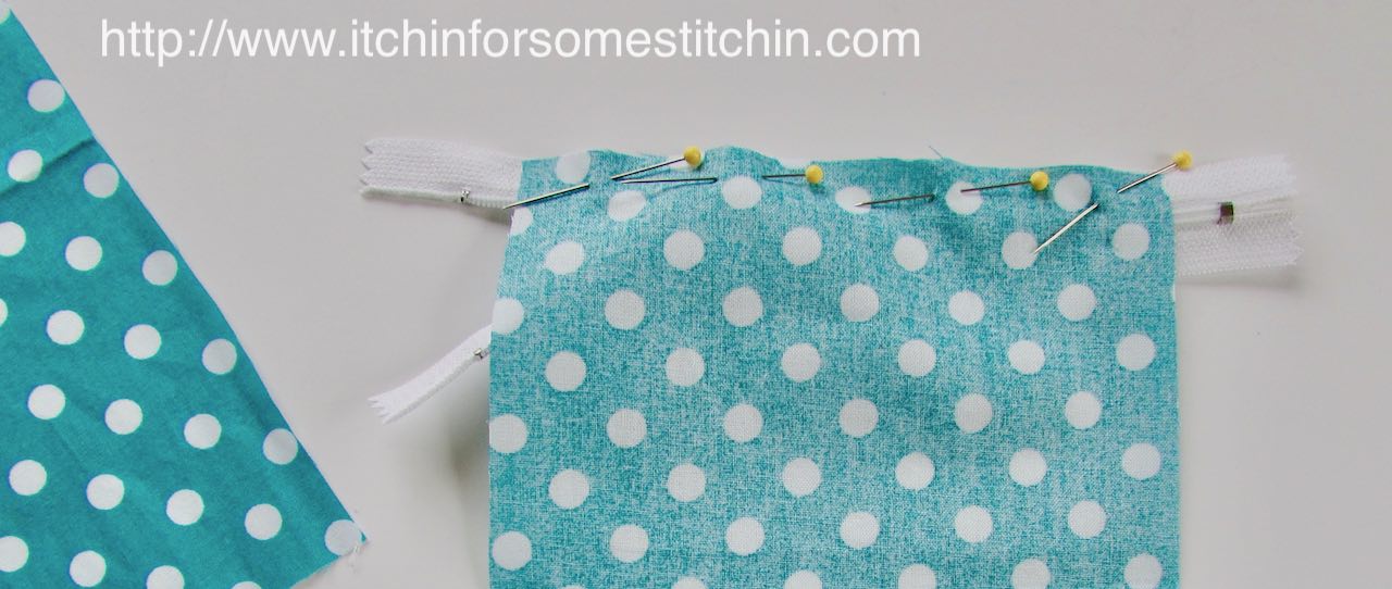 How to Sew a Simple Coin Purse by http://www.itchinforsomestitchin.com