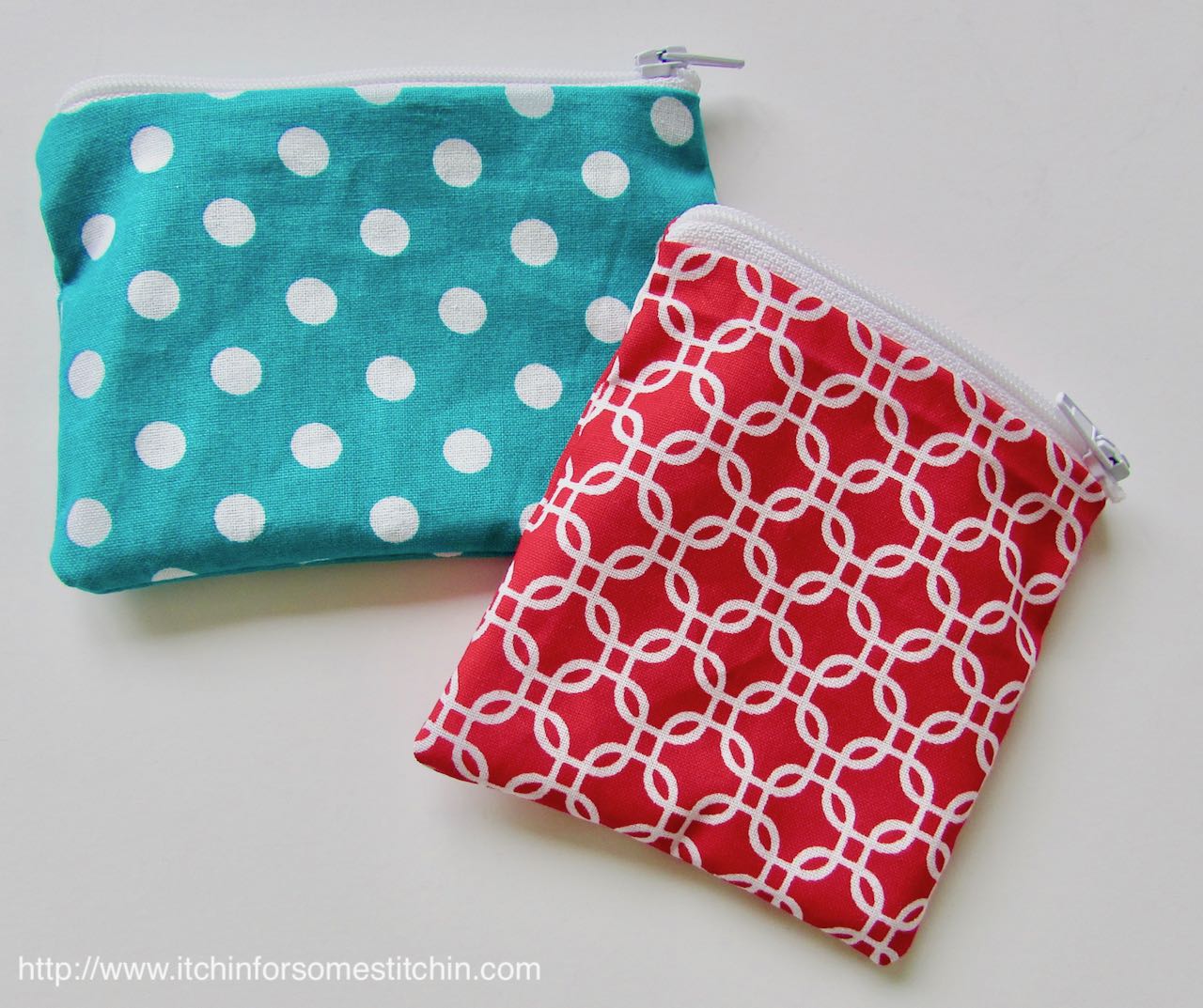 How to Sew a Simple Coin Purse by http://www.itchinforsomestitchin.com