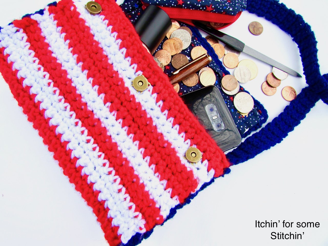 Crochet 4th of July Purse Pattern by www.itchinforsomestitchin.com