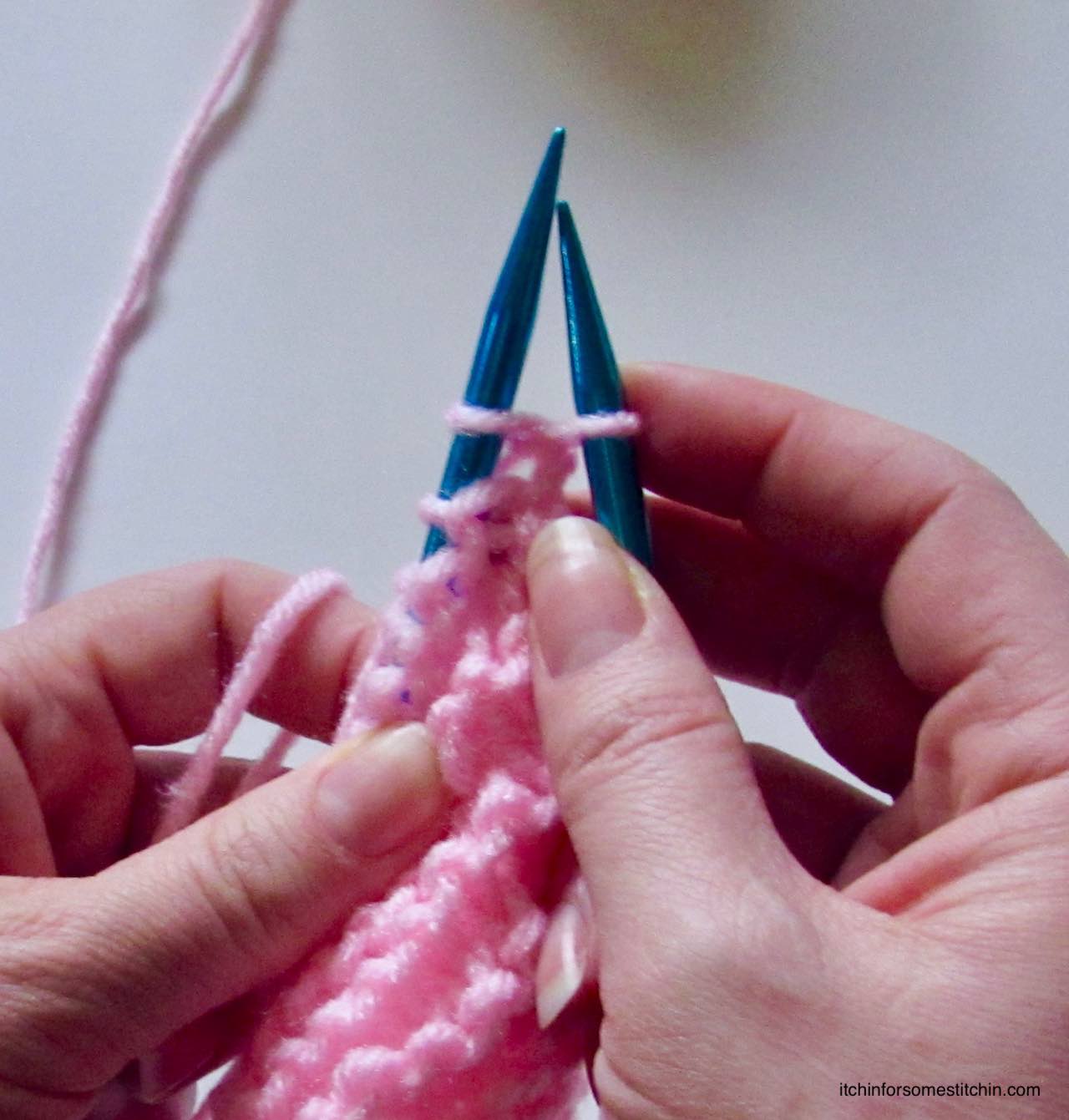 How to Add a Stitch in Knitting by www.itchinforsomestitchin.com