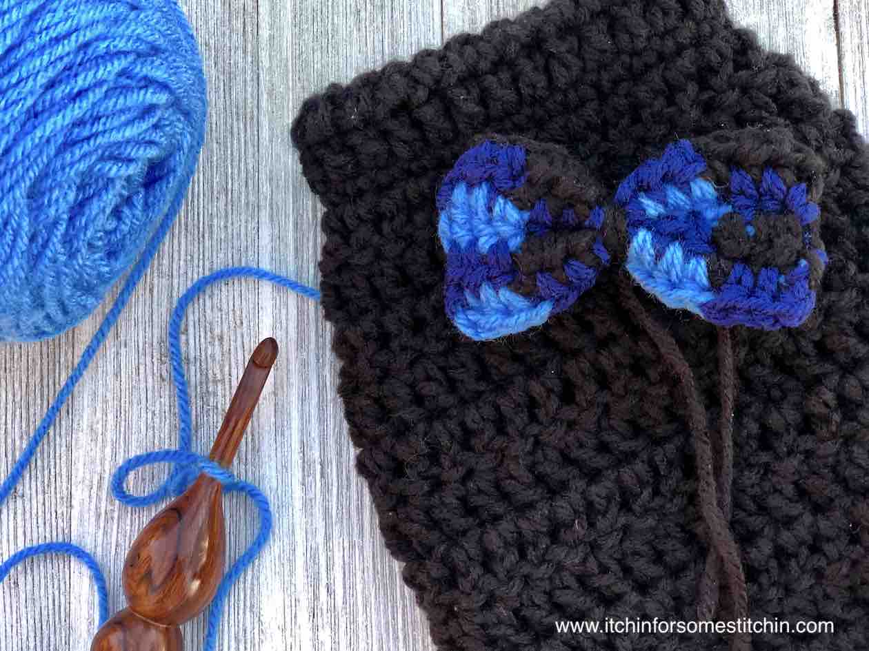 Beginner Crochet Bow Pattern - 3 Sizes (Free) - You Should Craft