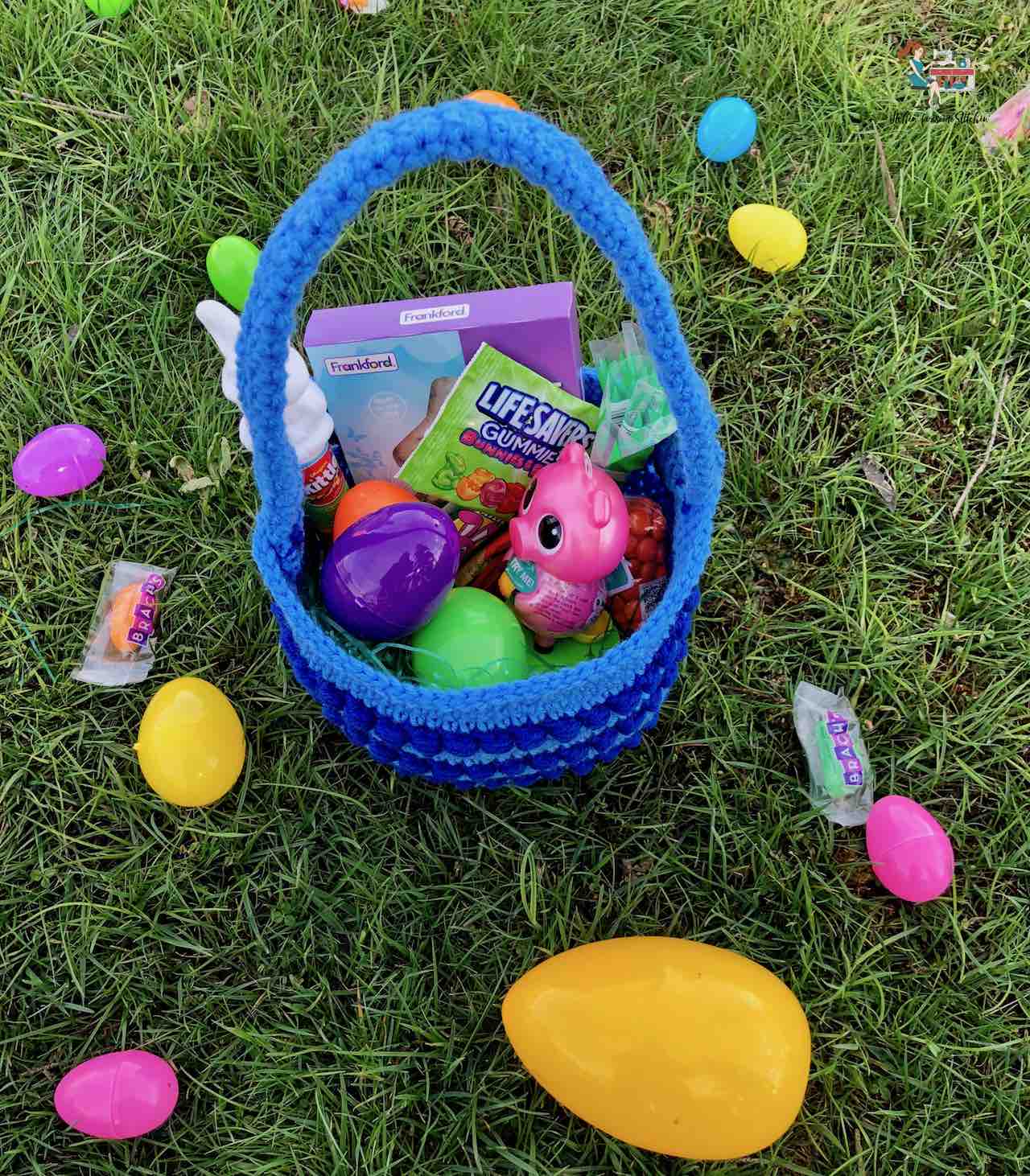 Easy Crochet Basket for Easter pattern by www.itchinforsomestitchin.com