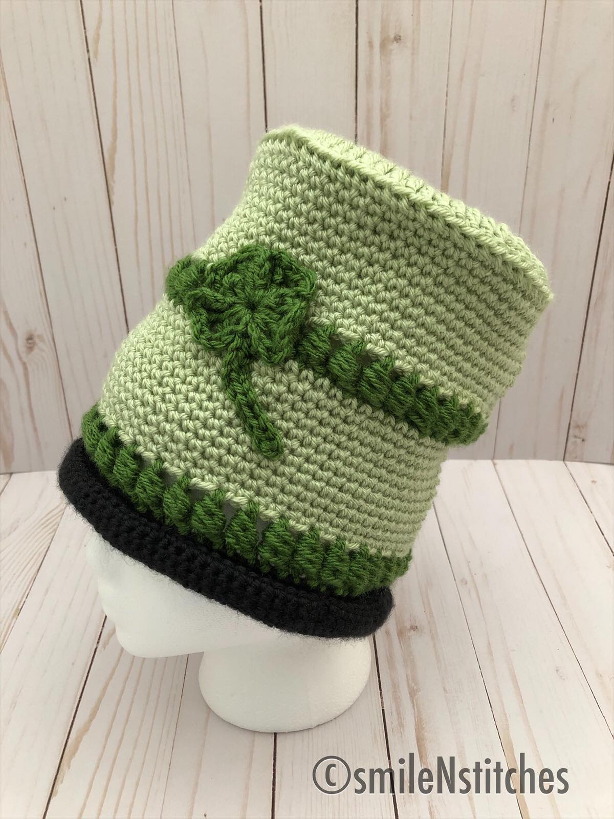 Easy Crochet Top Hat for St. Patrick's Day with Shamrock Appliqué by www.itchinforsomestitchin.com