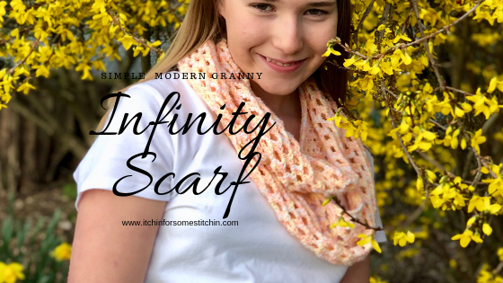 Beginner Infinity Scarf pattern by www.itchinforsomestitchin.com