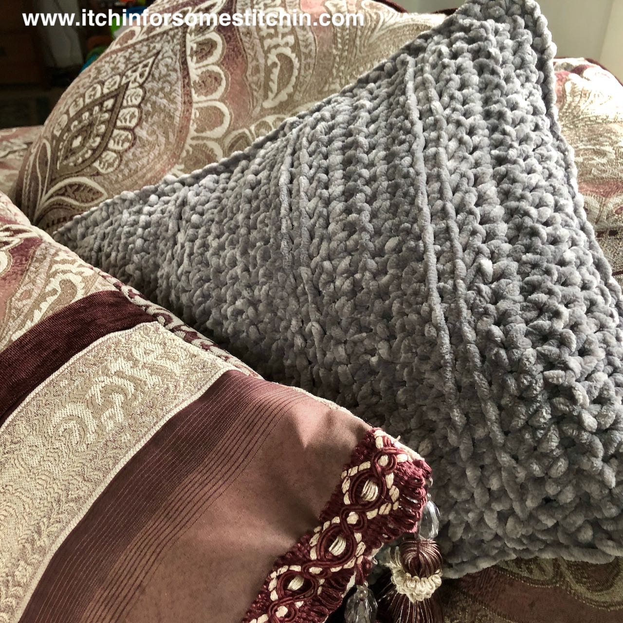 Crochet Throw Pillow Pattern by www.itchinforsomestitchin.com